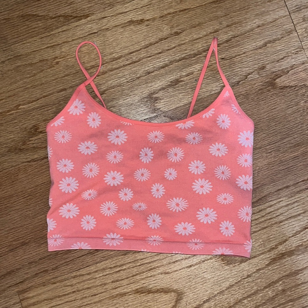 womans Tillys crop top